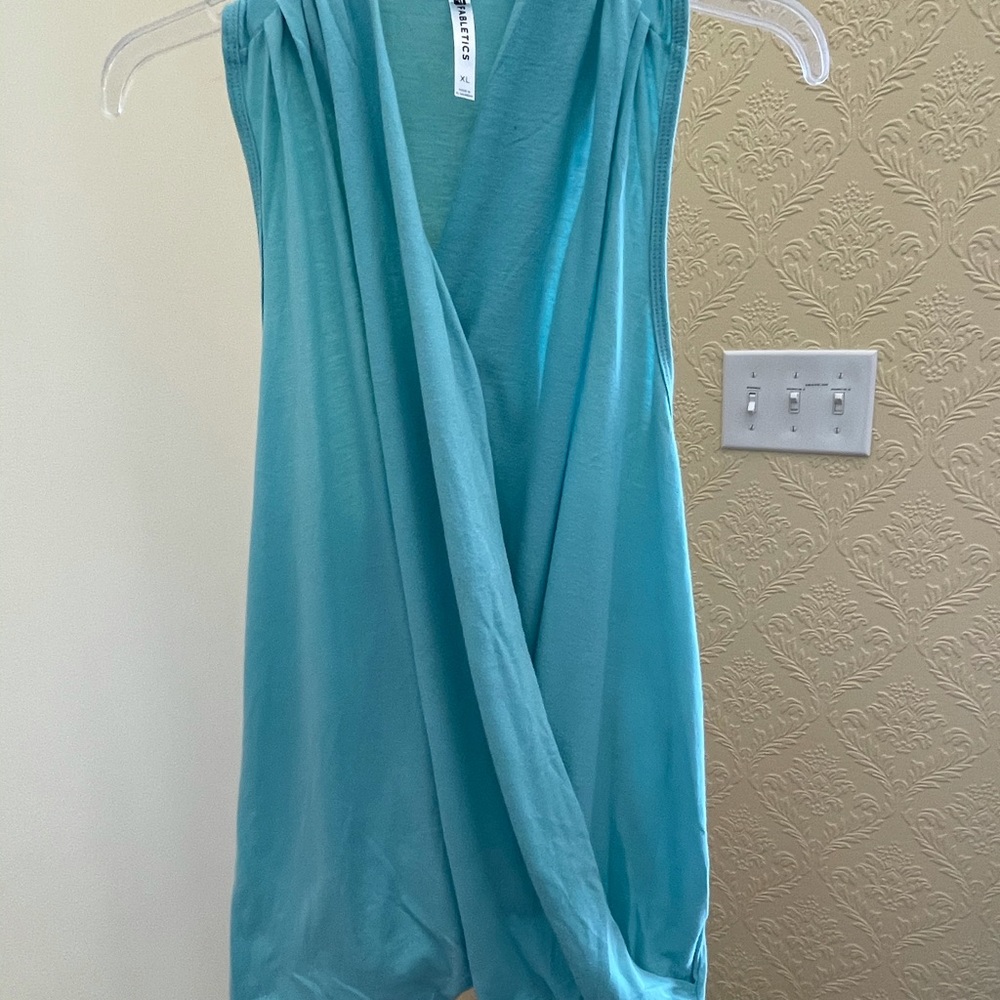 XL Fabletics Racerback Open Front Tank NWOT
